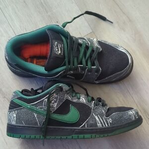 Nike Dunk Low Black and Green Sneakers